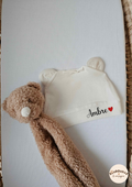 Bonnet Ourson - Crème - Prénom sur le côté + symbole